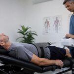découvrez comment la décompression neurovertébrale peut soulager efficacement les tensions musculaires diffuses en réduisant la pression on la colonne vertébrale et en améliorant la circulation nerveuse.