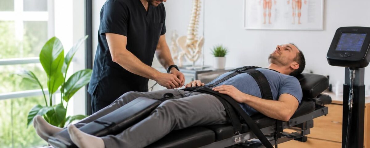 découvrez comment la décompression neurovertébrale offre une méthode douce et efficace pour soulager la hernie discale, améliorant votre bien-être et votre qualité de vie.
