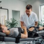 découvrez comment la décompression neurovertébrale peut soulager les douleurs chroniques et prévenir leur apparition grâce à des techniques innovantes et efficaces.