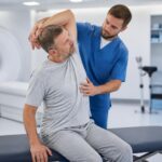 découvrez les techniques de décompression neurovertébrale et les méthodes de réhabilitation après une chirurgie complexe pour optimiser la récupération et améliorer la qualité de vie.