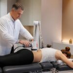 découvrez comment la décompression neurovertébrale offre une solution efficace pour traiter la sténose du canal lombaire, améliorant la qualité de vie et réduisant la douleur.
