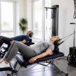 découvrez comment la décompression neurovertébrale peut aider à préserver la santé de votre colonne vertébrale et améliorer le bien-être lors du vieillissement.