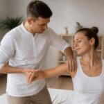 découvrez les différentes approches ostéopathiques pour soulager efficacement les douleurs des membres supérieurs et améliorer votre mobilité au quotidien.