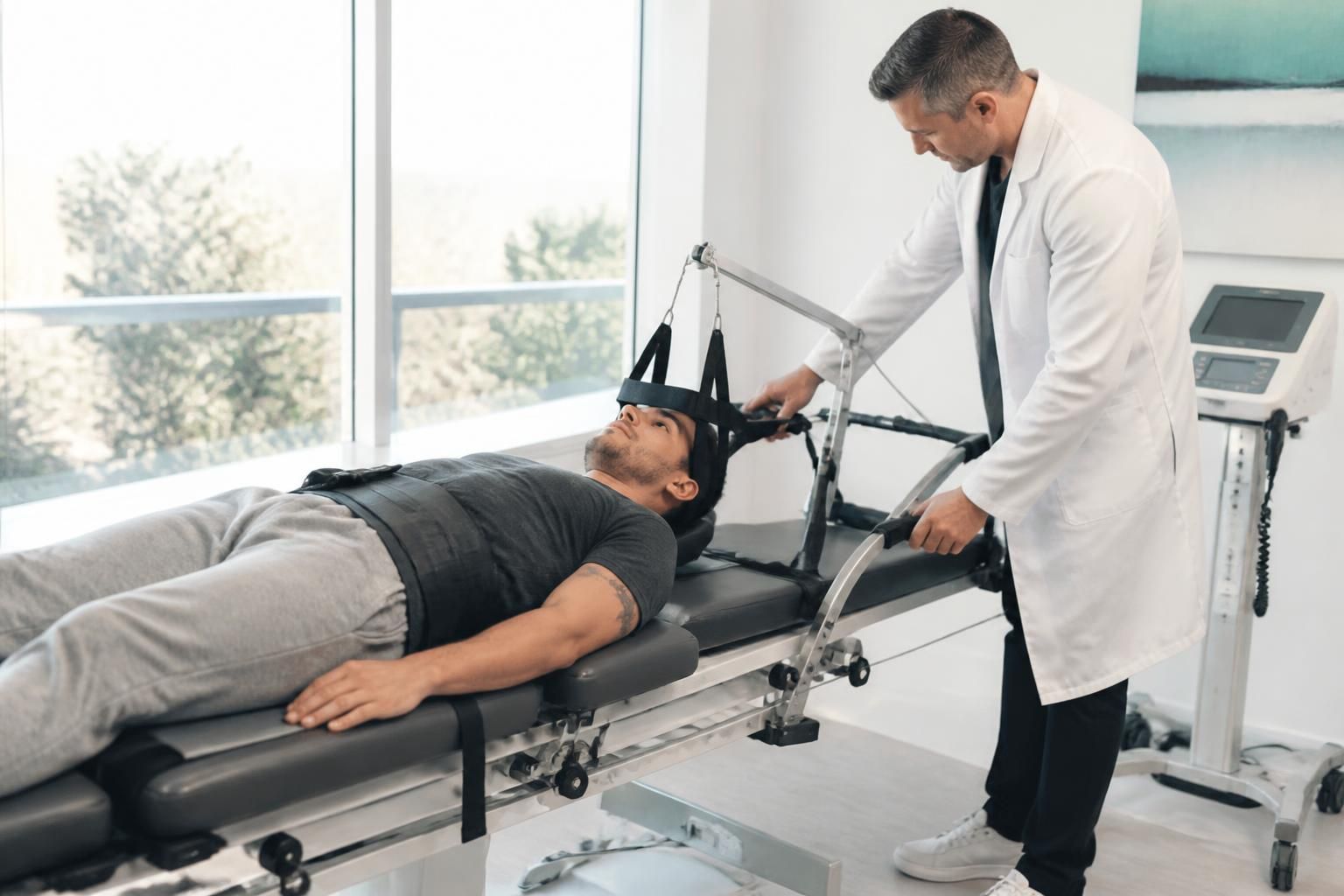 découvrez les dernières innovations en thérapies non invasives avec un focus sur la décompression neurovertébrale, une méthode révolutionnaire pour soulager les douleurs vertébrales sans chirurgie.