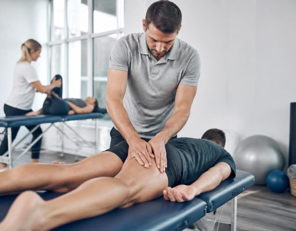 découvrez les techniques ostéopathiques efficaces pour renforcer les muscles après une blessure et favoriser une récupération optimale.