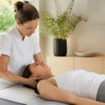 découvrez comment l'ostéopathie aide à gérer le stress naturellement en apaisant le corps et favorisant un bien-être durable.