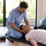 découvrez comment l'ostéopathie peut aider les sportifs amateurs à optimiser leur récupération, prévenir les blessures et améliorer leurs performances.