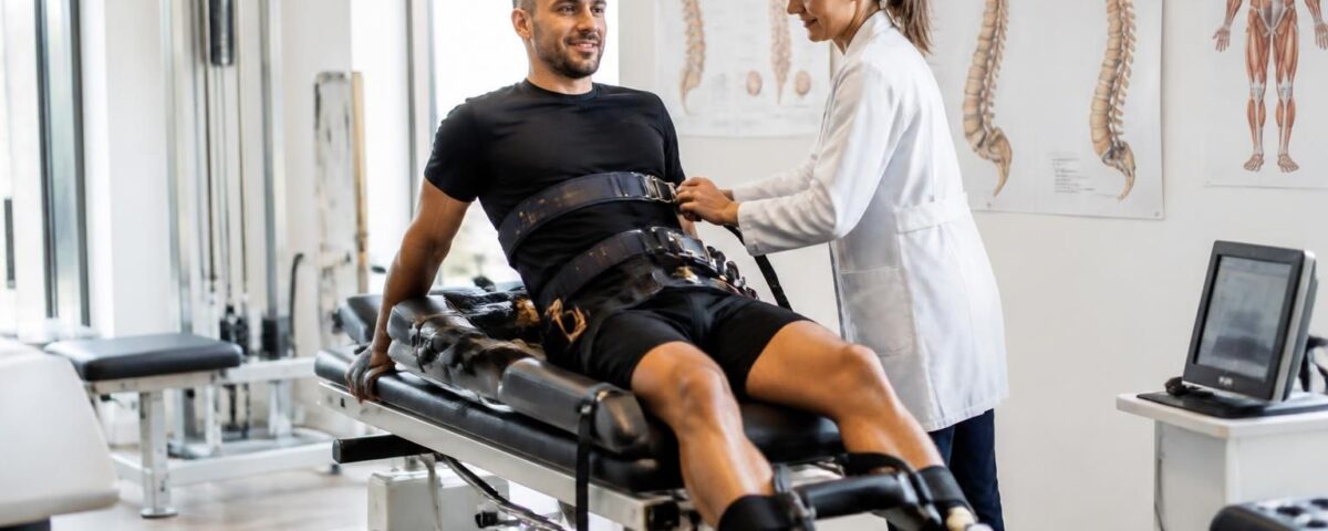 découvrez pourquoi la décompression neurovertébrale est une solution efficace après une blessure sportive pour soulager la douleur, favoriser la guérison et améliorer la mobilité.