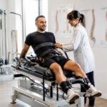 découvrez pourquoi la décompression neurovertébrale est une solution efficace après une blessure sportive pour soulager la douleur, favoriser la guérison et améliorer la mobilité.