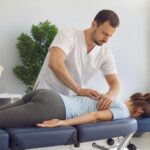 découvrez pourquoi l’ostéopathie joue un rôle crucial dans la rééducation, en améliorant la mobilité, réduisant la douleur et favorisant une récupération optimale.