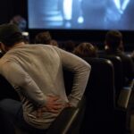 Sciatique et douleur au restaurant ou au cinéma 12 découvrez comment gérer la douleur liée à la sciatique lorsque vous êtes au restaurant ou au cinéma, avec des conseils pratiques pour soulager et améliorer votre confort.