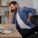 Sciatique et douleur après un long appel téléphonique assis 12 découvrez comment soulager la sciatique et les douleurs liées à une longue position assise lors d'un appel téléphonique. conseils pratiques pour prévenir l'inconfort et améliorer votre posture.