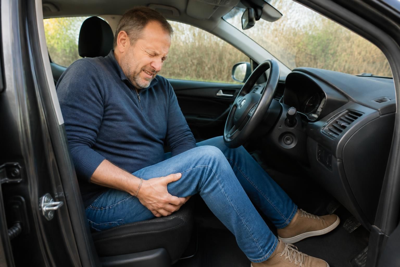Sciatique et douleur au mollet après la conduite 23 découvrez les causes de la sciatique et des douleurs au mollet après la conduite, ainsi que des conseils pour soulager ces symptômes et améliorer votre confort au volant.