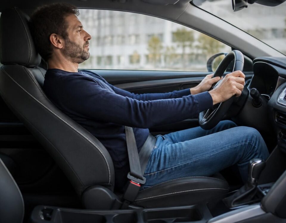 Sciatica and car seat: why tilt matters 30 découvrez pourquoi l'inclinaison du siège de voiture est essentielle pour soulager la sciatique et améliorer votre confort lors de la conduite.