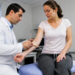 Hernie discale et perte de sensibilité : pourquoi évaluer 13 découvrez l'importance d'évaluer une hernie discale en cas de perte de sensibilité pour un diagnostic précis et un traitement adapté.