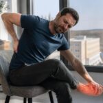Sciatique à Terrebonne : douleur en position assise avec picotements dans le pied 13 découvrez les causes et solutions de la sciatique à terrebonne, particulièrement la douleur en position assise accompagnée de picotements dans le pied, pour retrouver confort et bien-être.