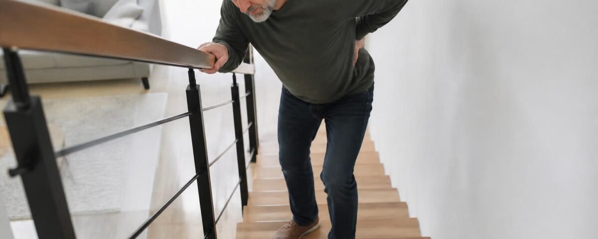 découvrez comment soulager la sciatique et surmonter les difficultés à descendre les escaliers grâce à des conseils pratiques et des exercices adaptés.
