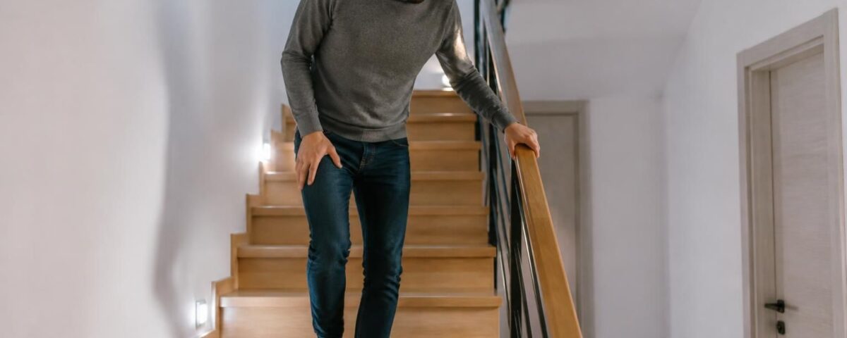 Sciatica and pain when going down the stairs 14 découvrez comment gérer la douleur sciatique lors de la descente des escaliers avec des conseils pratiques et des solutions efficaces pour améliorer votre confort au quotidien.